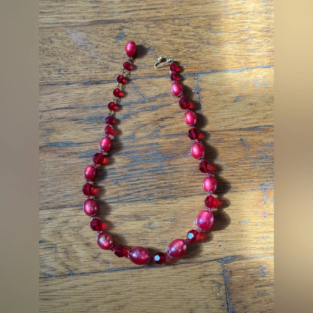 50s Vintage Red Glass Bead and Crystal Necklace - Picture 3 of 7